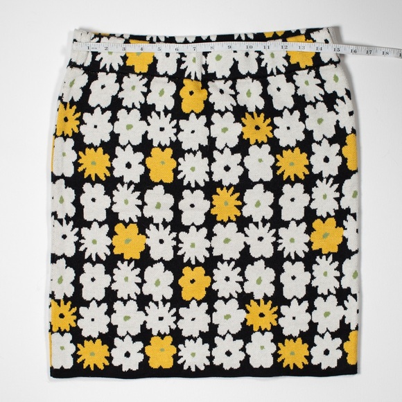 Mod Floral Mini Skirt - Picture 3 of 6